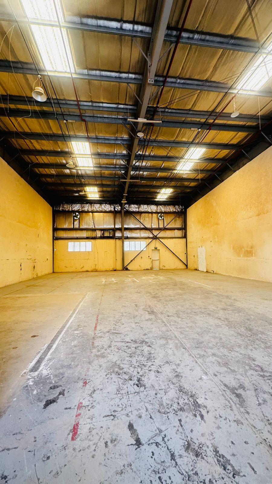 Warehouse — DIP — 5,700 sqft